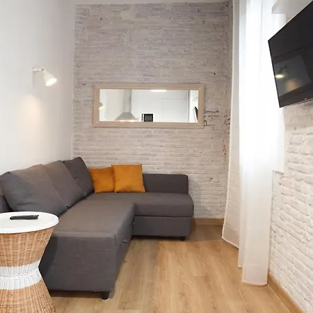 Apartment Flat With Balcony Next To The Beach, Sv
